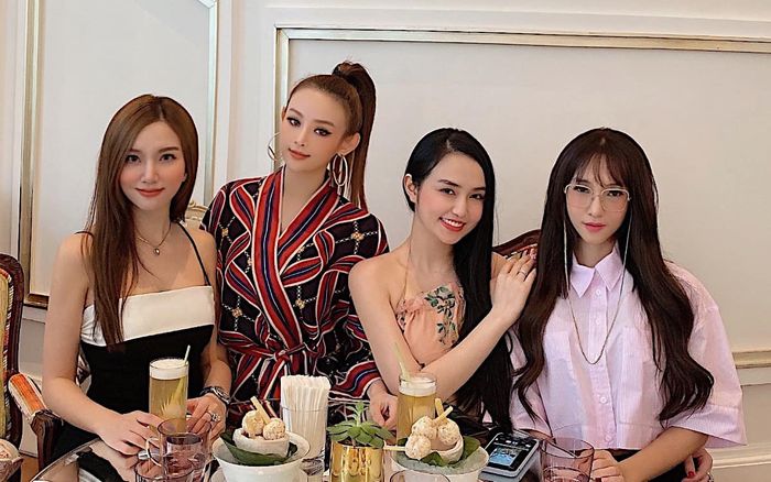 Hương Baby hội ngộ nhóm bạn thân nhan sắc nghiêng nước nghiêng thành
