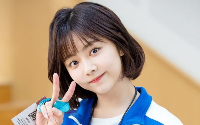 Đàm Tùng Vận tự phá vỡ hình tượng 'nữ thần thanh xuân' chỉ bằng 1 hành động