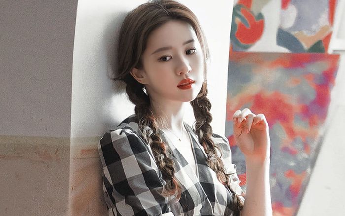 Lưu Diệc Phi nhận tin vui giữa lúc làm mẹ đơn thân, dân tình tràn vào chúc mừng