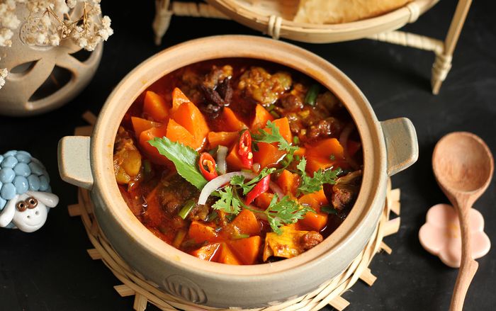 Bò kho - món ăn kết hợp với bún, phở hay bánh mỳ... đều hợp khẩu vị