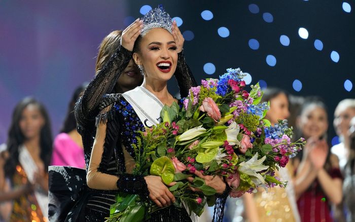 Chủ tịch Miss Universe đưa ra tiêu chí mới: Bước tăng trưởng hay giảm sức hút?