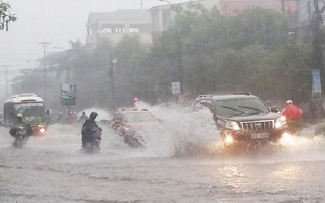 Hôm nay (13/10): Miền Trung đón mưa lớn, nhiều vùng cả nước thời tiết rất xấu