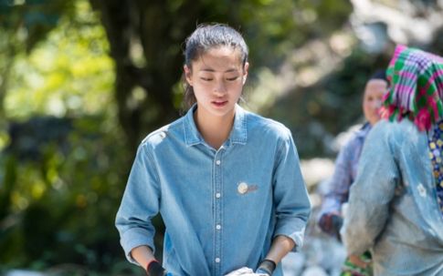 Lương Thùy Linh cay khóe mắt chứng kiến mảnh đời đáng thương, mong ước 1 điều