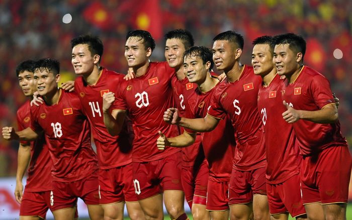 Việt Nam vào bảng đấu nhẹ ở vòng loại World Cup: HLV Troussier cần giữ lời hứa