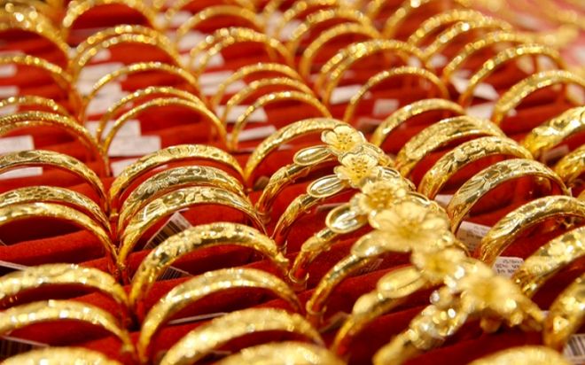 Ngược chiều với thế giới, giá vàng SJC (2/10) bất ngờ tăng mạnh