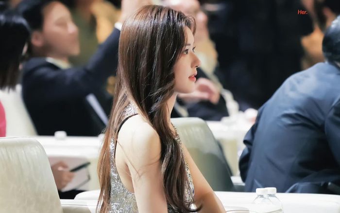 Triệu Lộ Tư muối mặt vì fan nhầm lẫn tai hại, đắc tội với nhân vật quyền lực