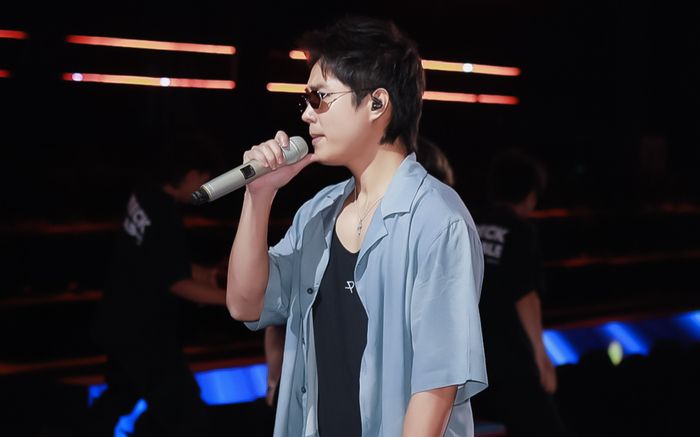 Tăng Duy Tân mang 'big hit' mới toanh trình diễn tại đêm chung kết Vietnam Idol