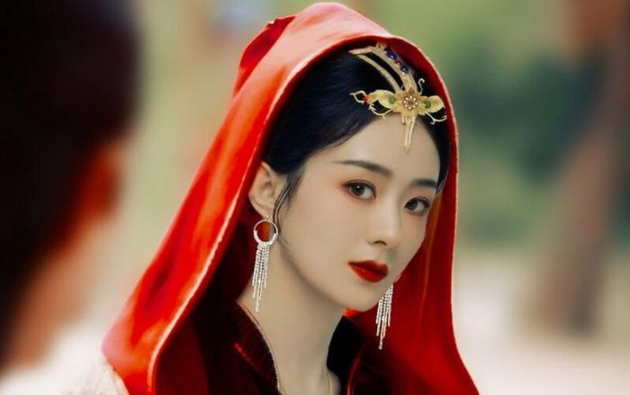 Triệu Lệ Dĩnh quyết vượt mặt đàn em với tạo hình mới trong Dữ Phượng Hoàng