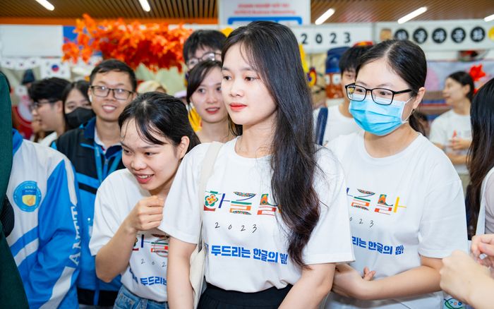 Sinh viên 20 trường Đại học tại Việt Nam hào hứng trải nghiệm văn hoá Hàn Quốc
