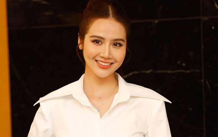 Huyền Lizzie chia sẻ áp lực khi 'yêu' Mạnh Trường, sợ không đẹp đôi bằng các sao nữ khác