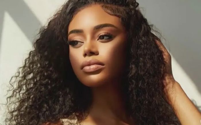 Phát hiện thi thể người mẫu mang thai qua đời trong tủ lạnh