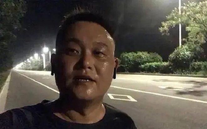 Chạy bộ 5km mỗi tối, một năm sau cơ thể người đàn ông đón nhận điều bất ngờ