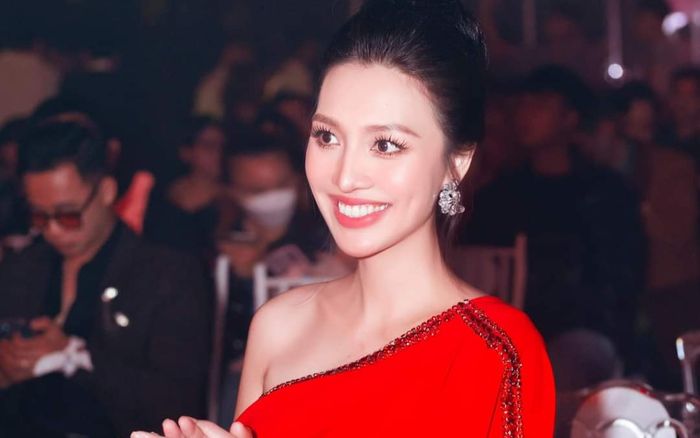 Nhan sắc 'gây sốt' của siêu mẫu Huỳnh Thanh Tuyền sau 15 năm