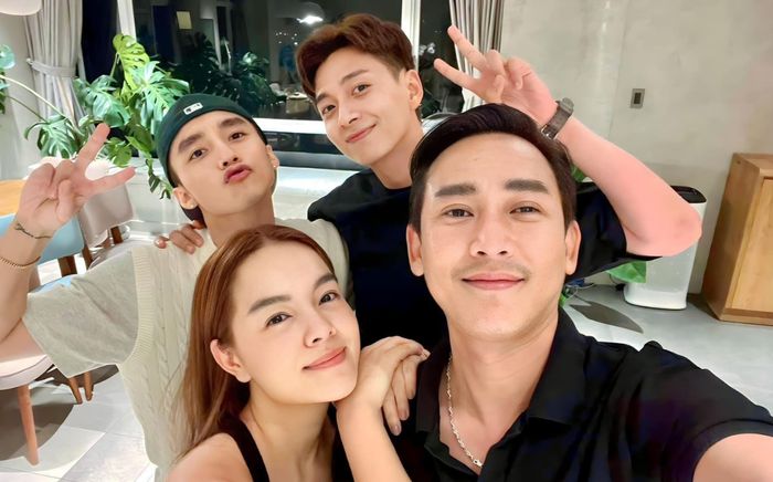 Sơn Tùng M-TP hội ngộ dàn cast Chàng Trai Năm Ấy sau gần 1 thập kỷ, chỉ thiếu mỗi Hari Won