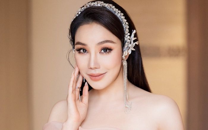 Gương mặt 'lúc này lúc khác' của Hồ Quỳnh Hương, phải dụi mắt nhiều lần mới nhận ra