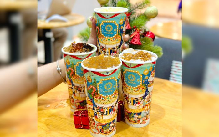 Không thể rời mắt với tạo hình độc đáo của ly giáng sinh ToCoToCo hàng năm