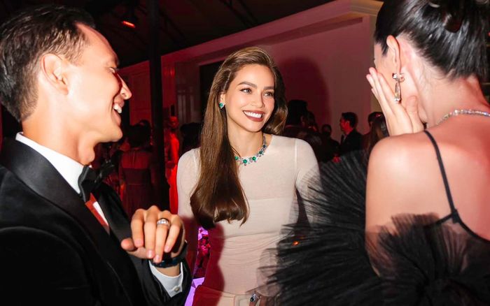 Một người đẹp công khai mê mệt Kim Lý, Hồ Ngọc Hà phản ứng ra sao?