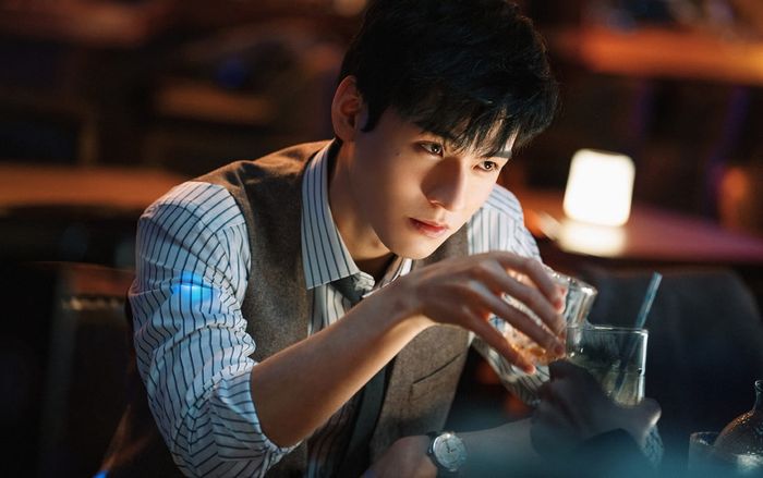 Cung Tuấn gây choáng khi diện chiếc áo hơn 300 triệu lên phim