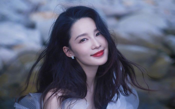 Lý Thấm sắp công khai tình mới trẻ trung nhưng kém nổi hơn Tiêu Chiến