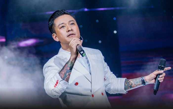 Tuấn Hưng gây thất vọng khi hát live bài mới: 'Xuống phong độ quá'!