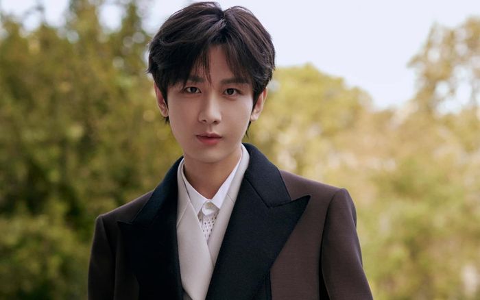 Vừa công bố phim mới, fan Thành Nghị phải muối mặt xin lỗi 1 người