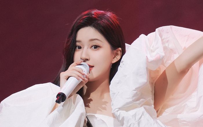 Triệu Lộ Tư bất ngờ khuấy đảo hotsearch ngay trong ngày trọng đại, chuyện gì đây?