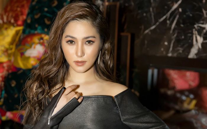 Bị phàn nàn về việc lười đi hát sau khi trở về Việt Nam, Hương Tràm phản ứng ra sao?