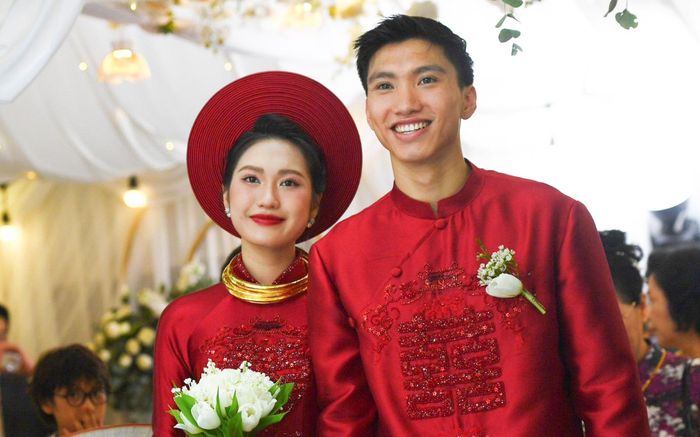 Đám hỏi Đoàn Văn Hậu - Doãn Hải My: Vàng đeo trĩu cổ, cô dâu bật khóc nức nở