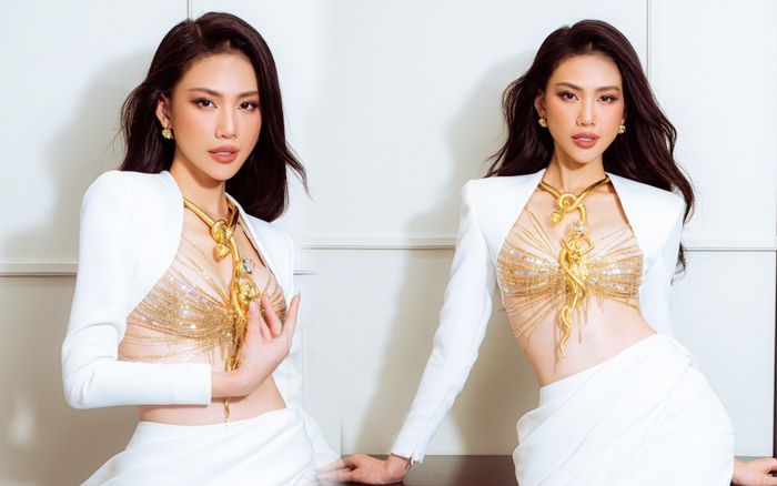Bùi Quỳnh Hoa tung ảnh khoe eo khét lẹt trước thềm bán kết Miss Universe, 'đụng hàng' ngay Thùy Tiên!