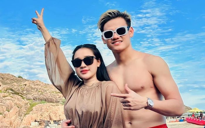 Vợ Hồ Tấn Tài, Thuỷ Tiên và chuyện 'nóc nhà' gây sốc vì chồng