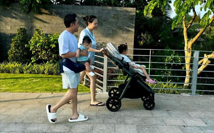 Cường Đô La khoe khoảnh khắc gia đình hạnh phúc, dân tình chỉ chú ý chi tiết này