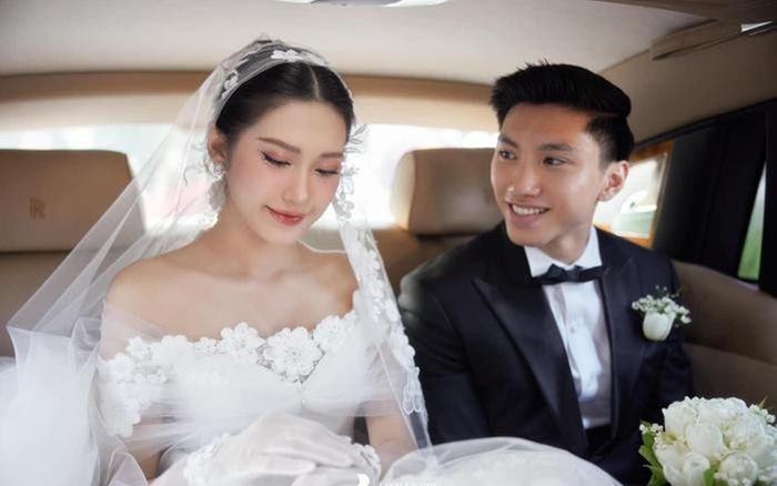 Vừa xong đám cưới ở quê nhà, Đoàn Văn Hậu bị CĐV Indonesia buông lời lẽ không hay, lí do là gì?