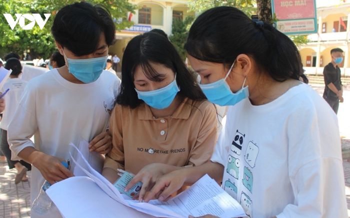 Bộ GD&ĐT đề xuất, từ năm 2025 thi tốt nghiệp THPT theo 'Lựa chọn 2 + 2'