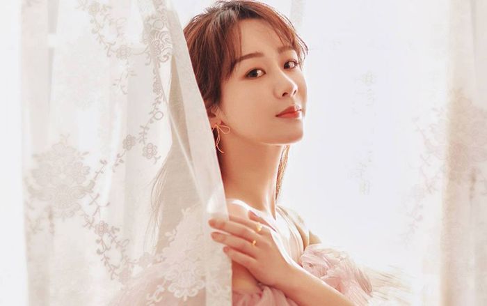 Không phải Tiêu Chiến hay Lý Hiện, Dương Tử đã có bạn trai từ lâu, danh tính đối phương gây chú ý