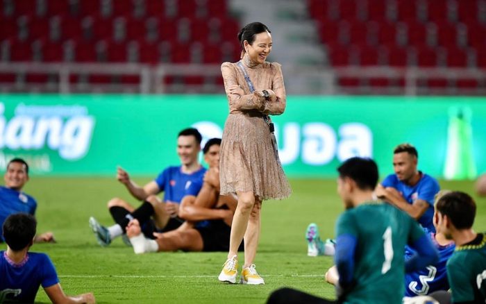 Quyết thắng Trung Quốc, Madam Pang treo mức thưởng không tưởng cho tuyển Thái Lan