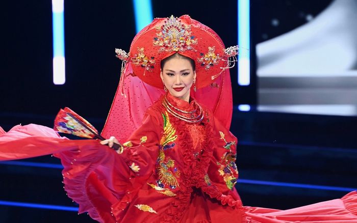 Bùi Quỳnh Hoa nhận 'cay đắng' sau màn 'lên đồng' rần rần trên sân khấu Miss Universe