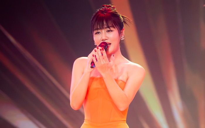 Văn Mai Hương hát live như 'nuốt đĩa', tiết lộ điều khác biệt sau khi ra mắt 'Mưa tháng sáu'