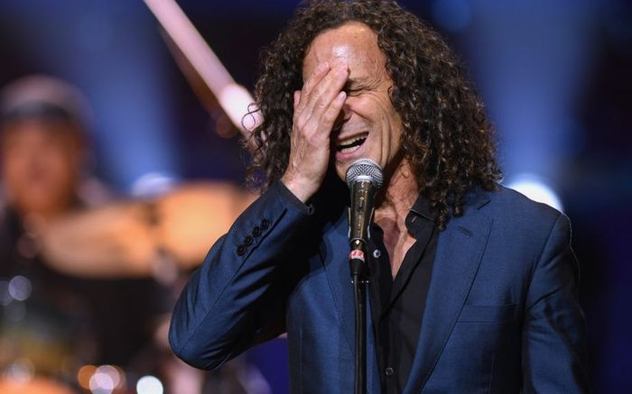 Huyền thoại Saxophone Kenny G giao lưu với khán giả bằng tiếng Việt và lời xin lỗi đặc biệt