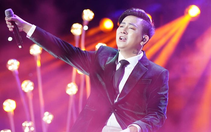 Một ca khúc Hoài Lâm rất ít biểu diễn, nhưng mỗi khi cất giọng đều khiến người nghe quặng lòng