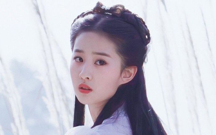 Sao nam hạng A 'quê xệ' khi thể hiện tình cảm với Lưu Diệc Phi