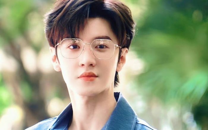 Trần Triết Viễn công khai hẹn hò với bạn gái cùng ngành sau hơn một năm giấu kín