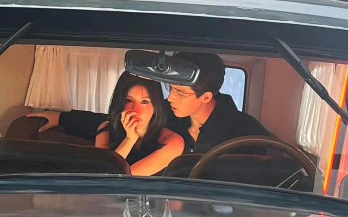 Triệu Lộ Tư lộ ảnh hẹn hò với sao nam bằng tuổi, đàng trai đẹp hơn Dương Dương - Ngô Lỗi