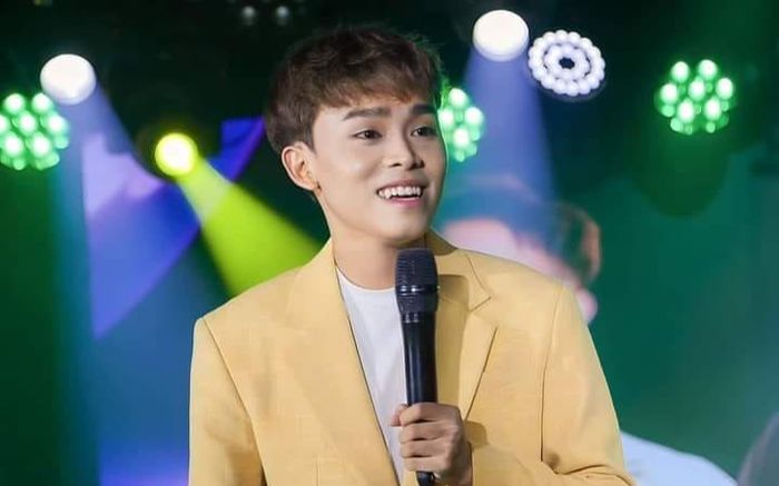 Hồ Văn Cường hát chay bài mới không cần nhạc, hàng trăm khán giả có mặt phản ứng mạnh