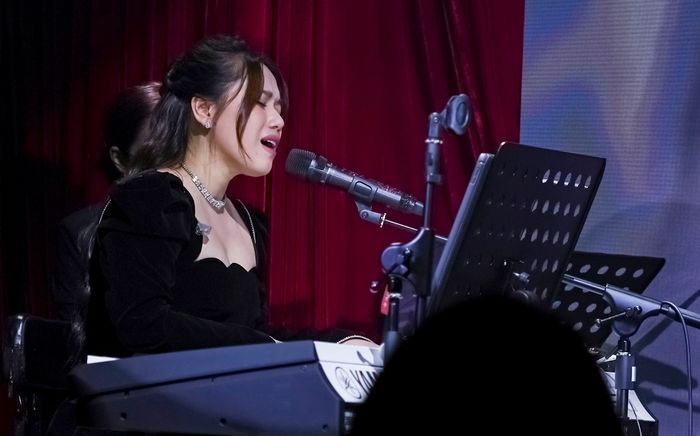 Màn trình diễn của Thùy Chi khiến ai nghe cũng lặng người, rơi nước mắt: Ca khúc tưởng lạ mà quen!