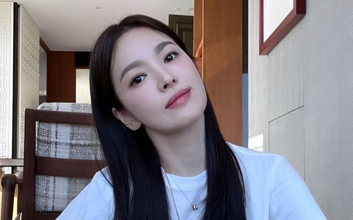 Song Hye Kyo khoe quà 'khủng' từ người thương, tâm lý thế này bảo sao nữ thần không mê