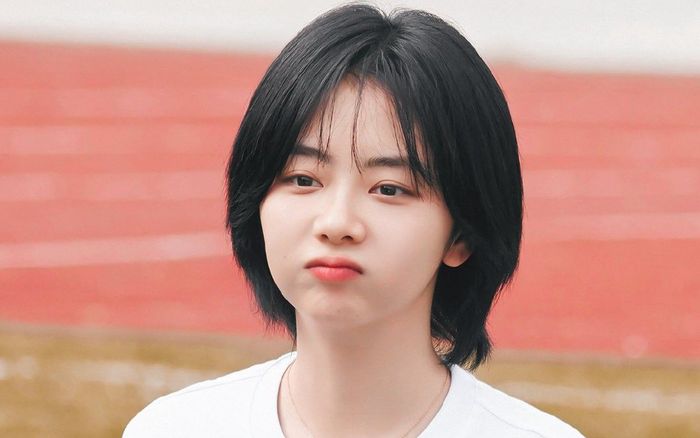 Đàm Tùng Vận tiếp tục gây sốt với tạo hình nữ sinh, dễ thương như này ai bảo đã ngoài 30