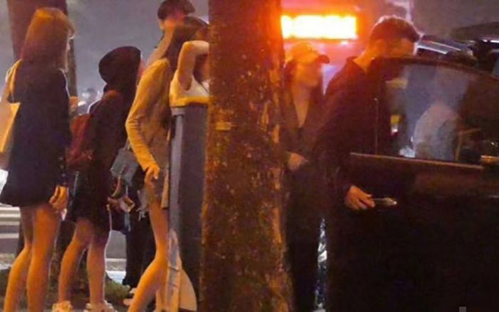 Một người mẫu đình đám vướng nghi vấn cặp kè, được chồng nữ MC có tiếng 'bao nuôi'