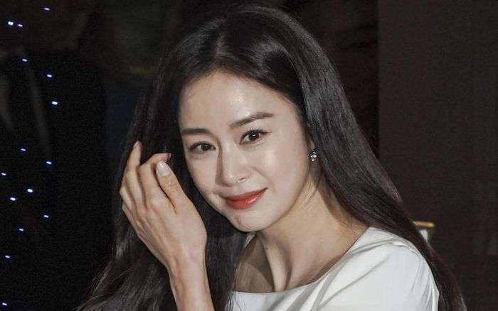 Danh tính bố ruột đại gia của Kim Tae Hee