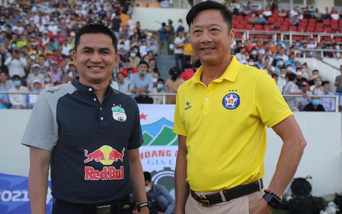 Danh thủ làm tướng: HLV Lê Huỳnh Đức vẫn chưa bằng Kiatisuk?