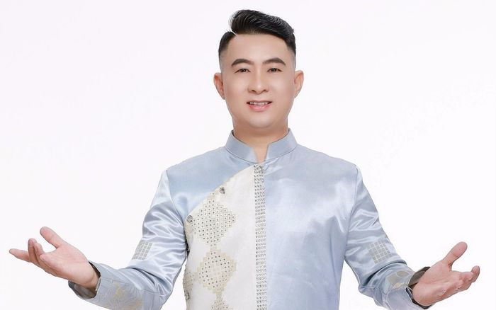 Nhạc sĩ, ca sĩ Lê Anh Tuấn gây rung động triệu trái tim với 'Tình ca quê hương là thác sen mặt hồ'